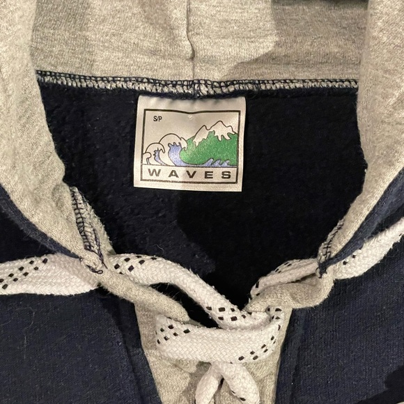 Toronto Maple Leafs Hoodie -Boys Size S - Picture 7 of 11